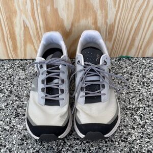 On Running Cloud Vista Shoes